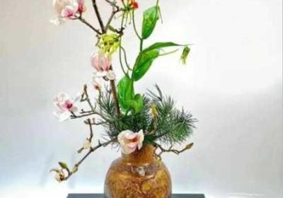 插花弄玉曲径通幽又从头上线了 插花弄玉曲径通幽冷卉