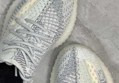 知道yeezy蜜桃满天星 yeezy380蜜桃粉鞋盒