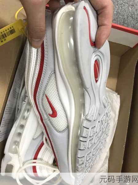 Air-Max-97杂交引发网友强烈共鸣，1. ＂Air Max 97杂交新势力，引发时尚潮流热议